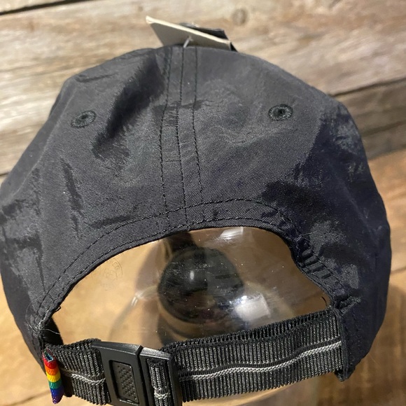 NWT KENNETH COLE No Intolerance 5 Panel Adjustable Nylon Cap Unisex - Picture 4 of 6